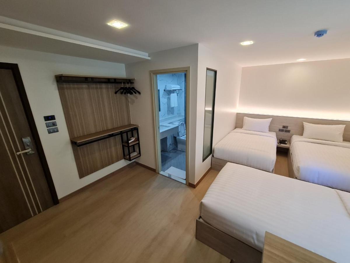 Thana Wisut Hotel Bangkok Exterior photo